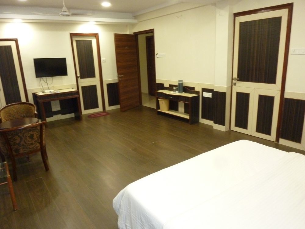 Hotel City Point Dadar Mumbai Exterior photo